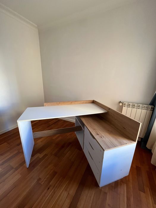 Secretaria como nova