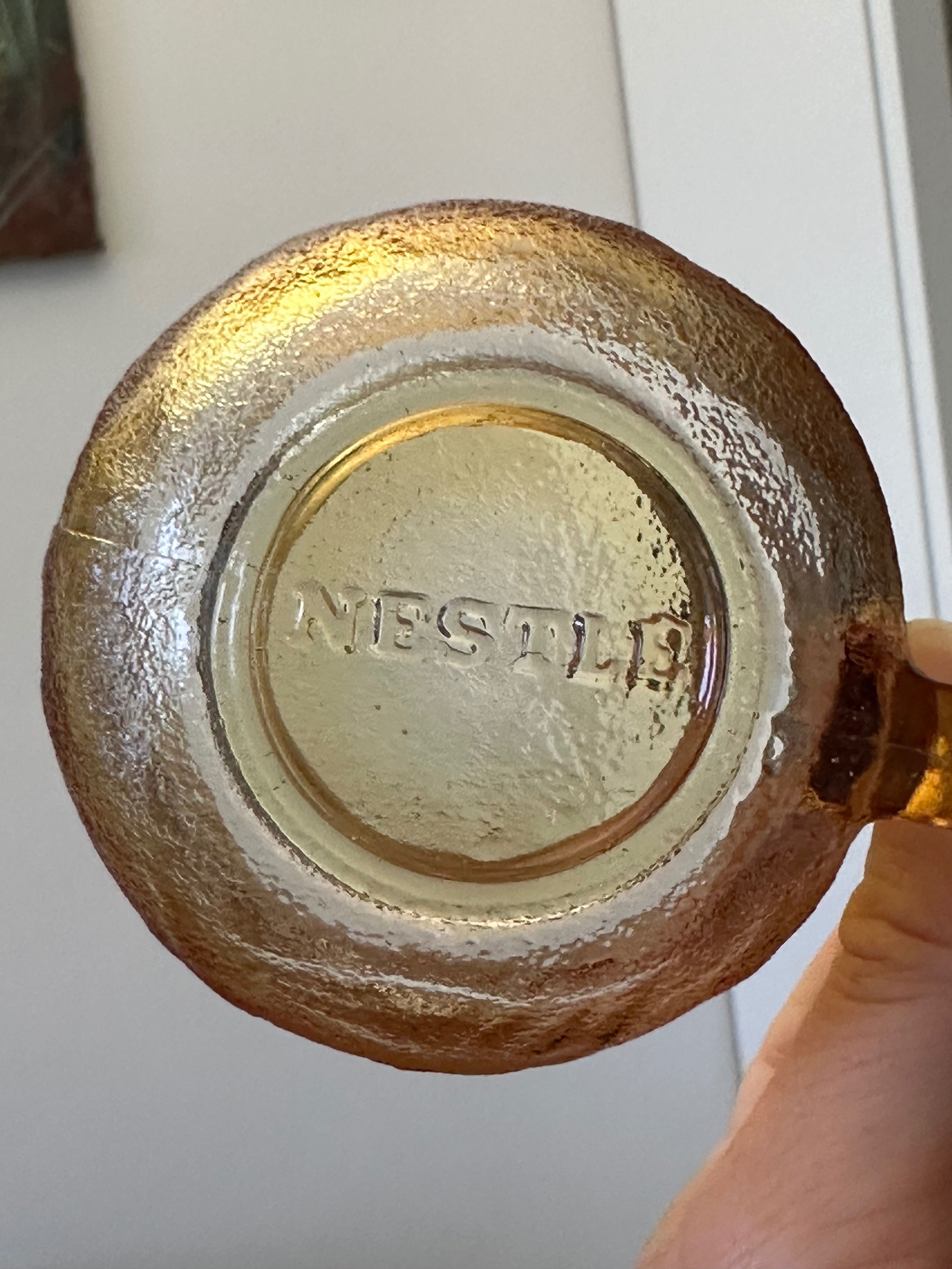 Filiżanki bursztynowe vintage Nestle