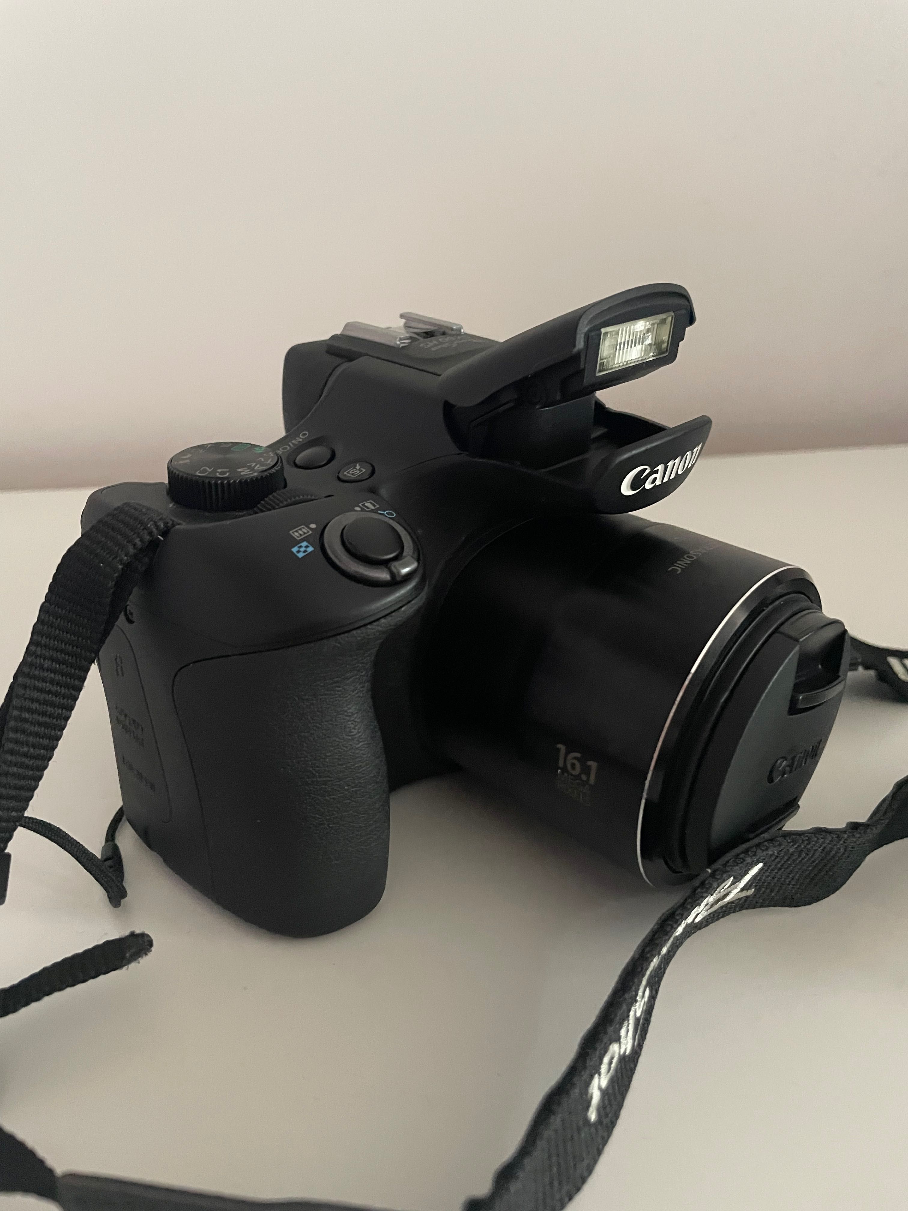 Aparat Canon PowerShot SX60 HS + futerał, statyw, ładowarka