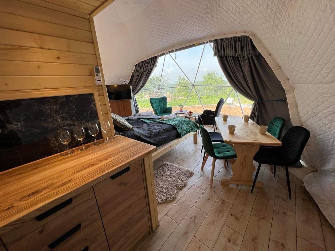 Kopułowy całoroczny namiot sferyczny Glamping 37m2