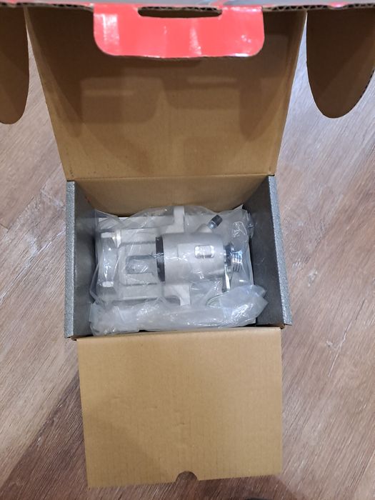 Продам супорт задній на Гольф 4