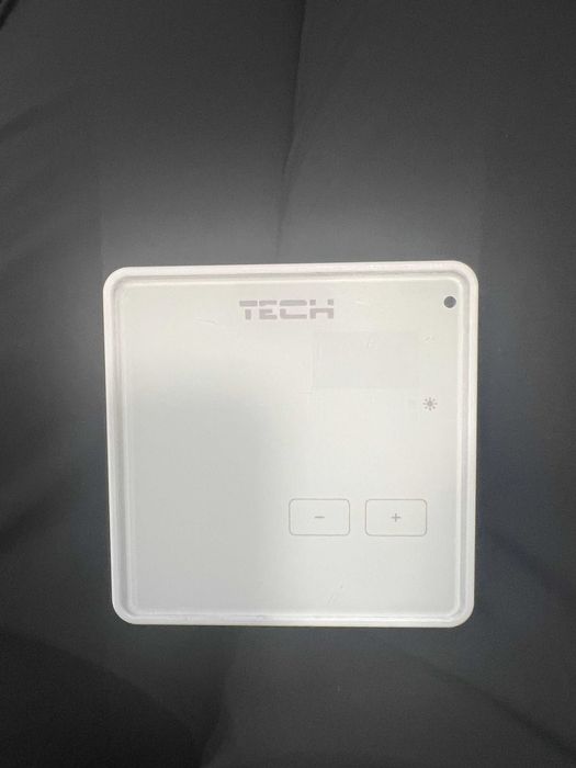 8 szt Regulator pokojowy TECH R-10Z przewodowy