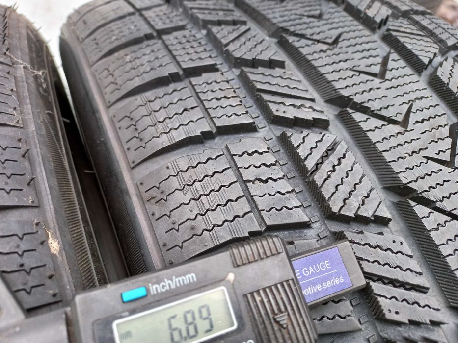 K831130K Komplet 245/40R19 98V Firemax FM808 dot.2423