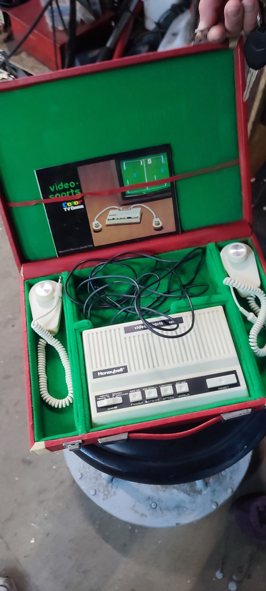 Honeybell video sports Pong retro gra
