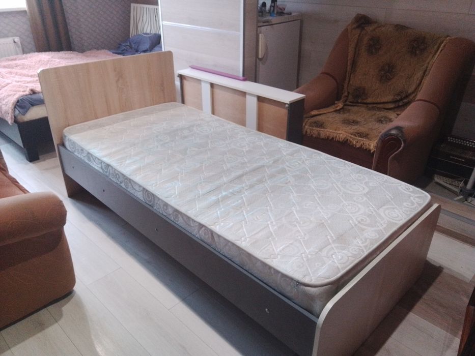 Ліжко односпальне + матрац+полиця