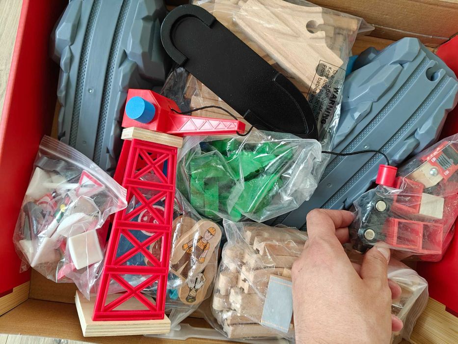 80 деталей+поезд, Новая! Детская деревянная железная дорога игра для д