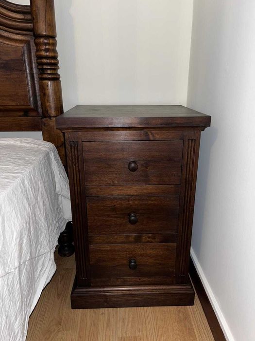 Conjunto de 2 mesas de cabeceira