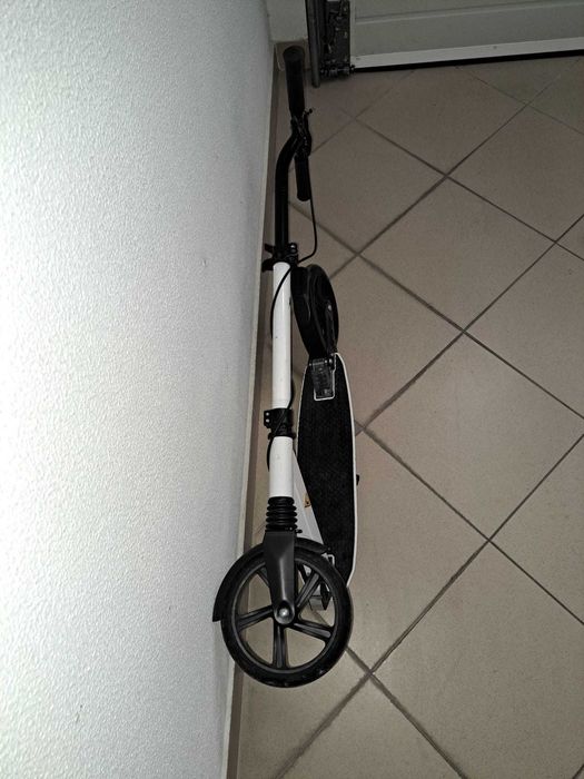 Trotinete em alumínio com suspensão Crane Dobrável