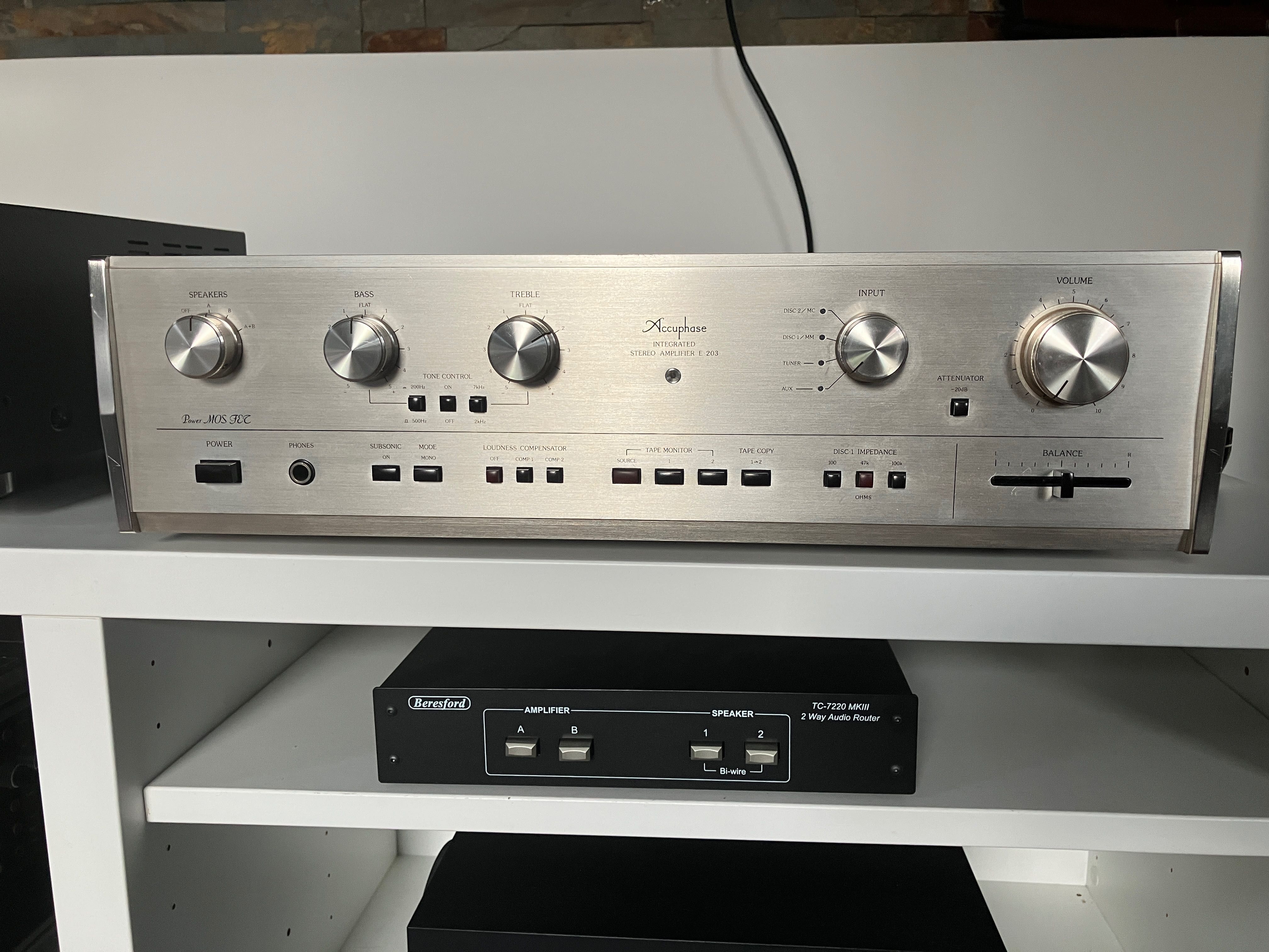 Klasyka High End Piękny Accuphase E 203