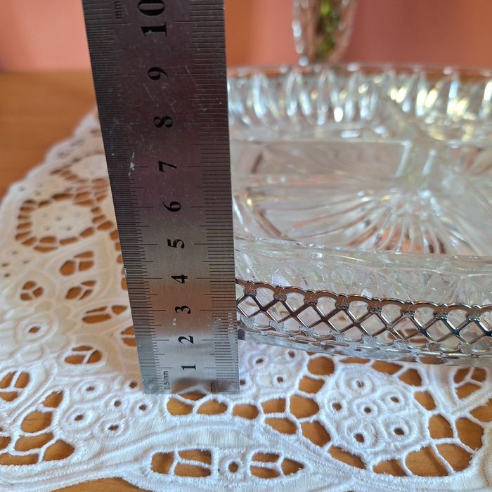 Кришталева менажниця в металевому кофрі