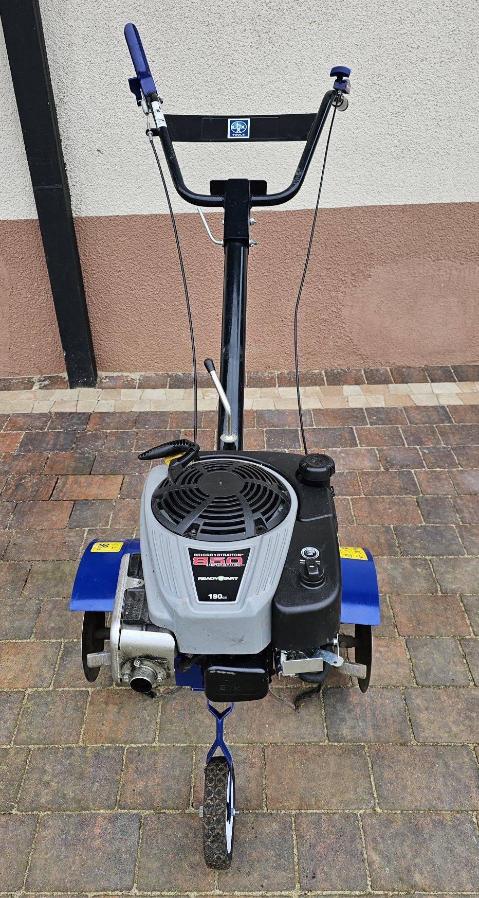 Glebogryzarka LuxTools Briggs&Stratton 850