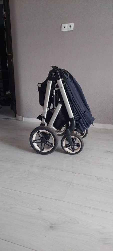 Продам прогулянковий візок Cybex Talos s 2023