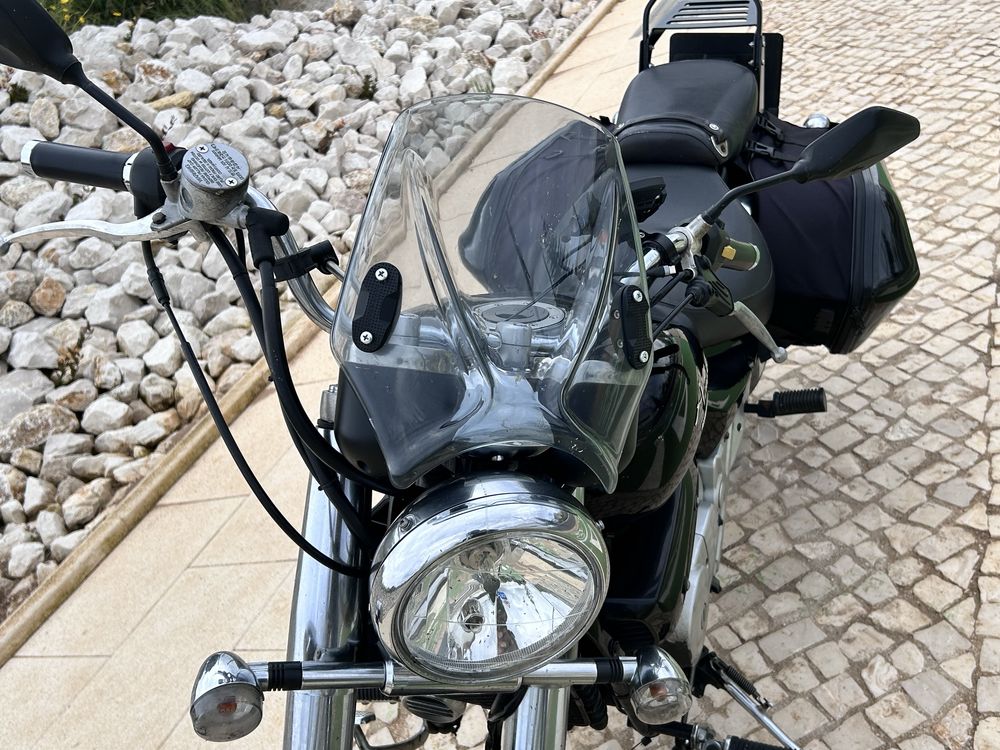 Hyosung GV 250 com extras