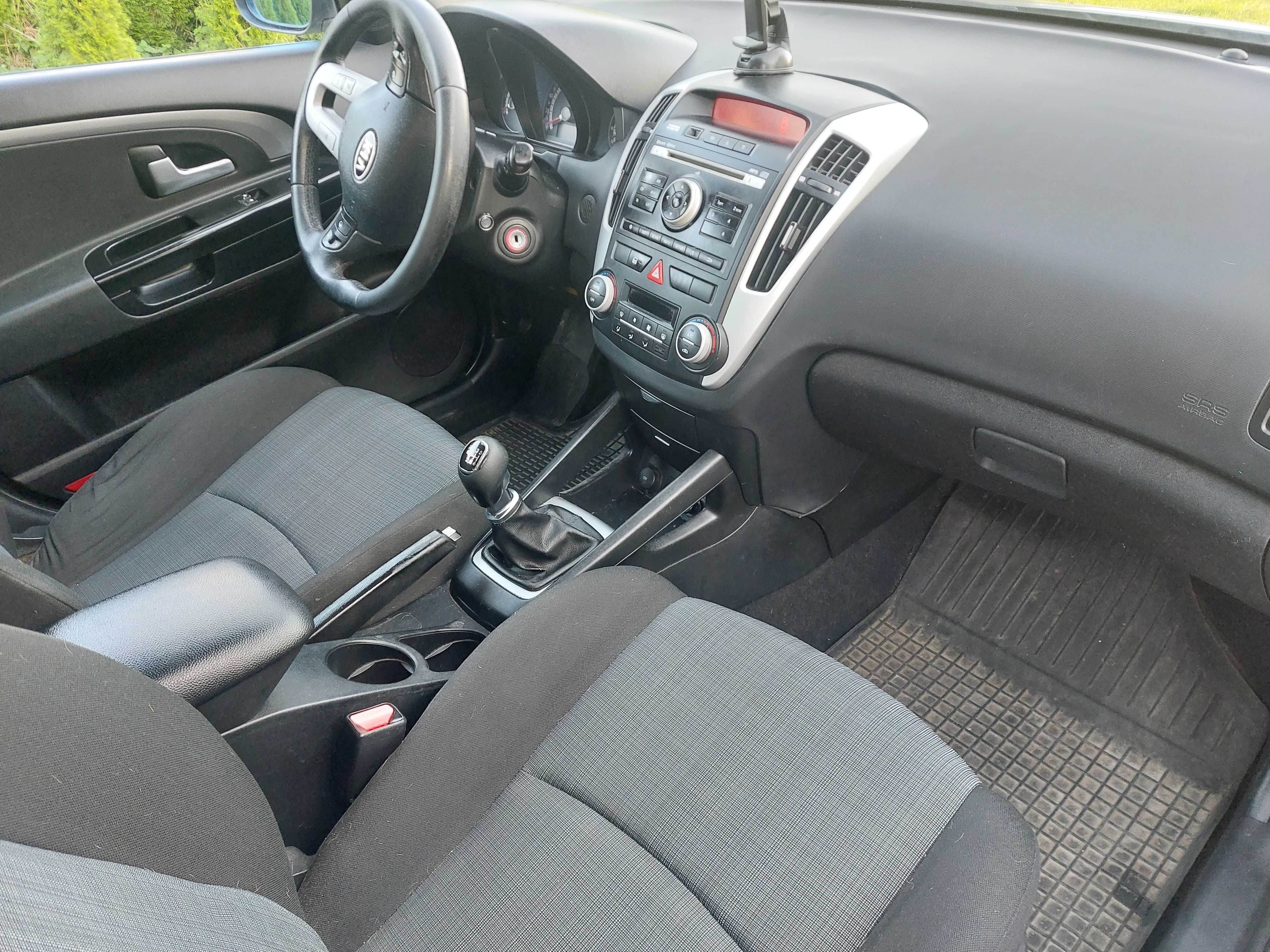 Kia ceed 1.6 CRDI, z Polskiego salonu