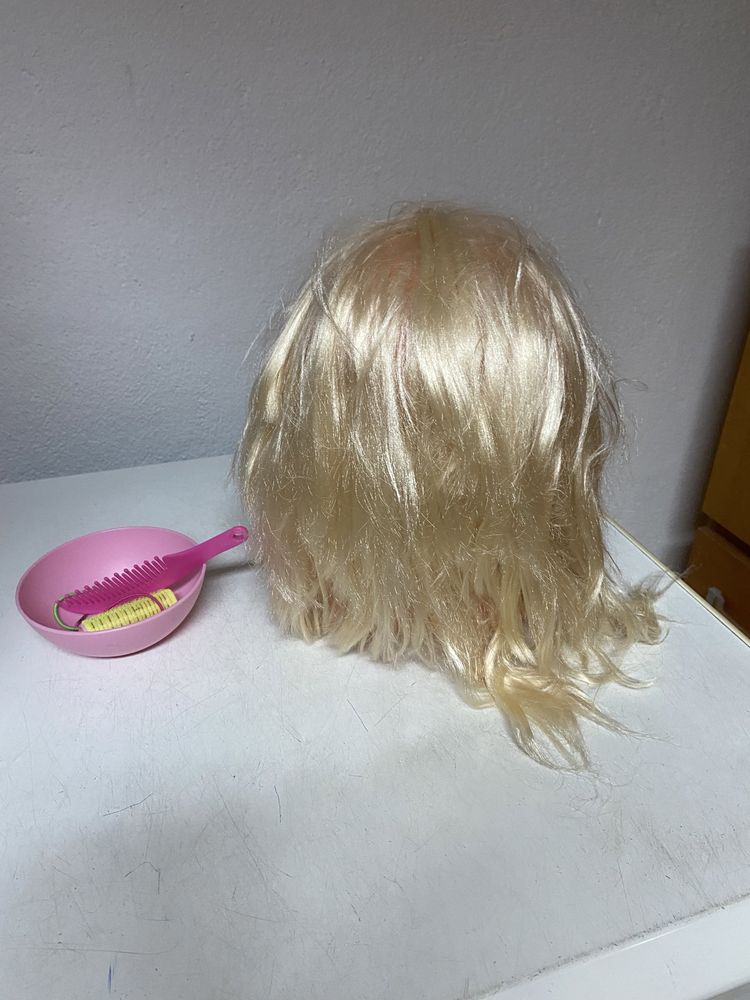 Rosto de boneca de penteados