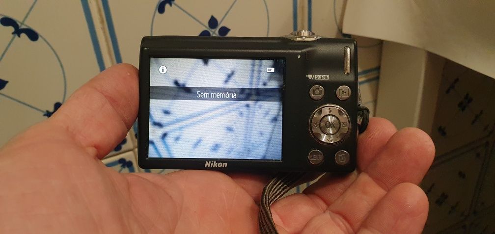 Nikon coolpix s3000