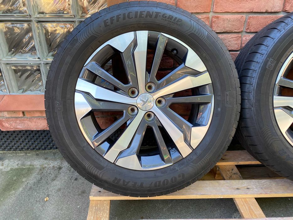 Koła PEUGEOT RIFTER 7Jx17H ET44 5x108 Goodyear 215/60 R17" CH5-44