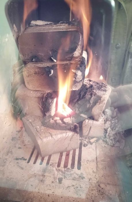 Brykiet bukowy - brzozowy sosnowy dębowy  bukowy  Toruń Włocła. Grudz.