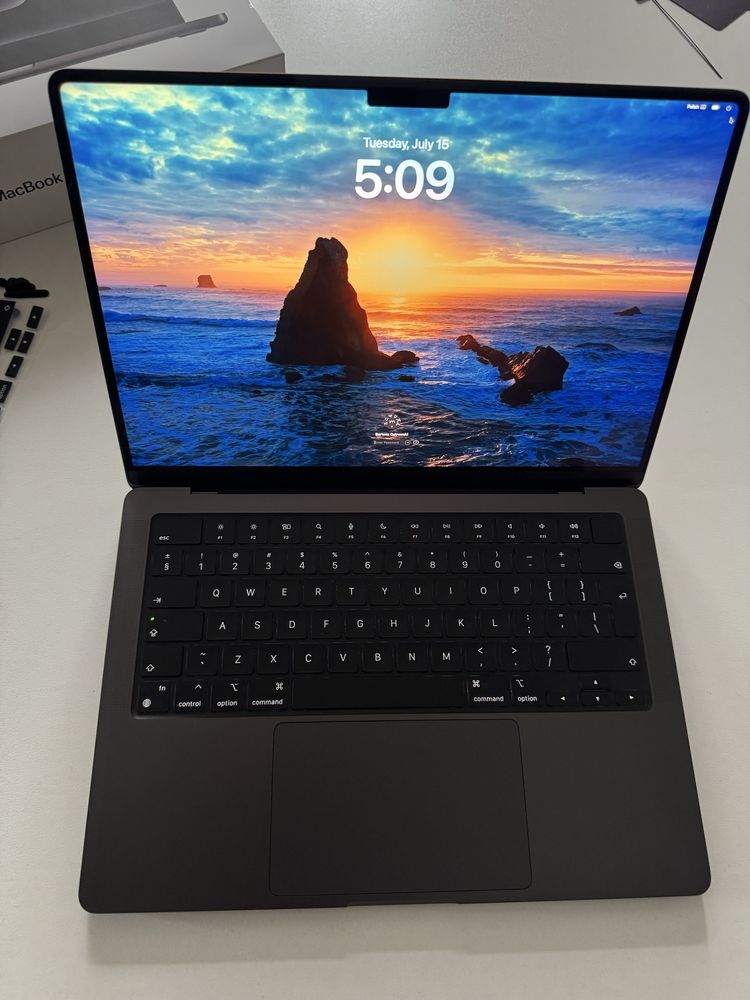 MacBook Pro14", M4,24GB,1TB, AppleCare do 1.03.2028