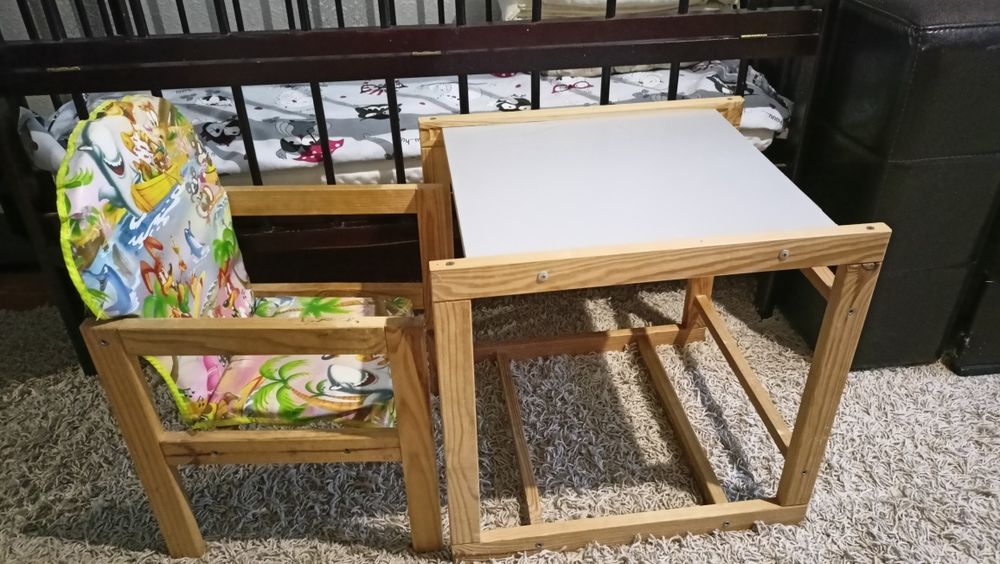 Дитячий столик зі стільчиком