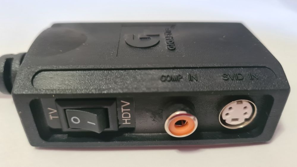 2 x Adapter Gigabyte S-VIDEO 3xRCA  HDTV 9pin