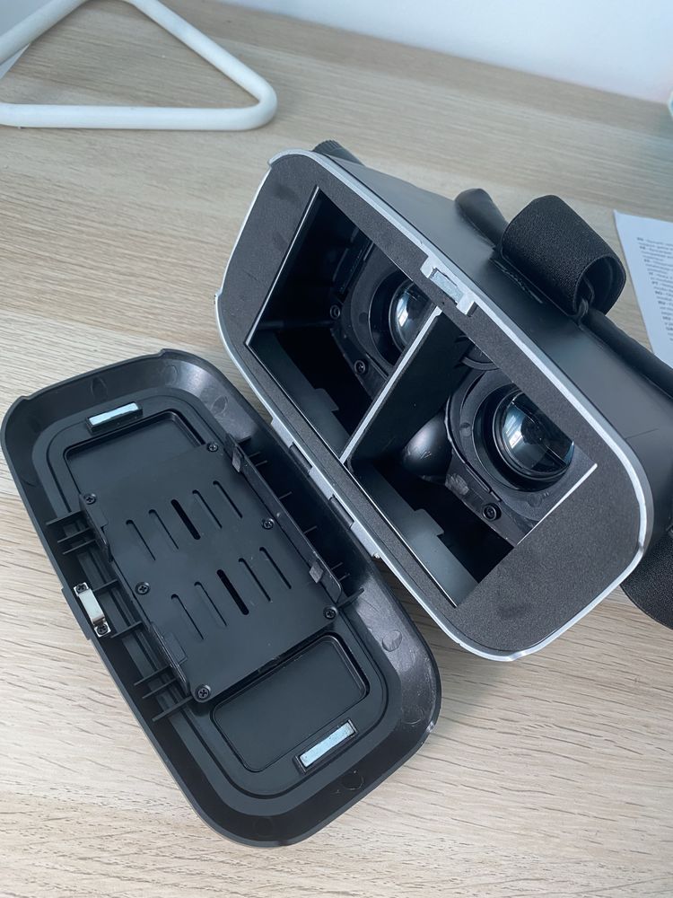 Óculos de realidade virtual com telecomando (Qilive)
