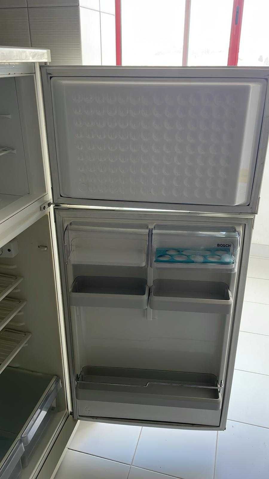 Frigorífico combinado BOSH usado 150€