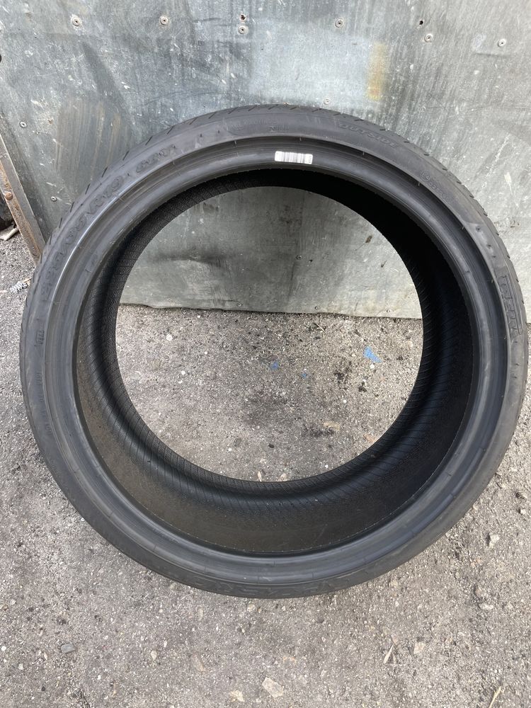 Продаю шину 225-35-19 Pirelli