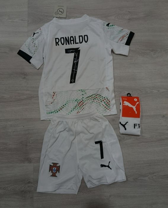 Equipamento criança Portugal 25/26