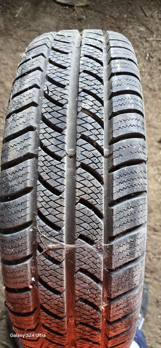 Opona zimowa continental 205/75-16c