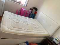 Cama de casal a venda