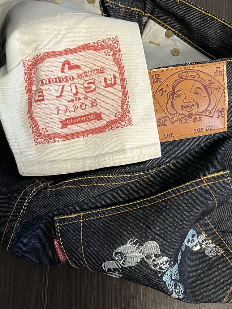Джинсові шорти evisu