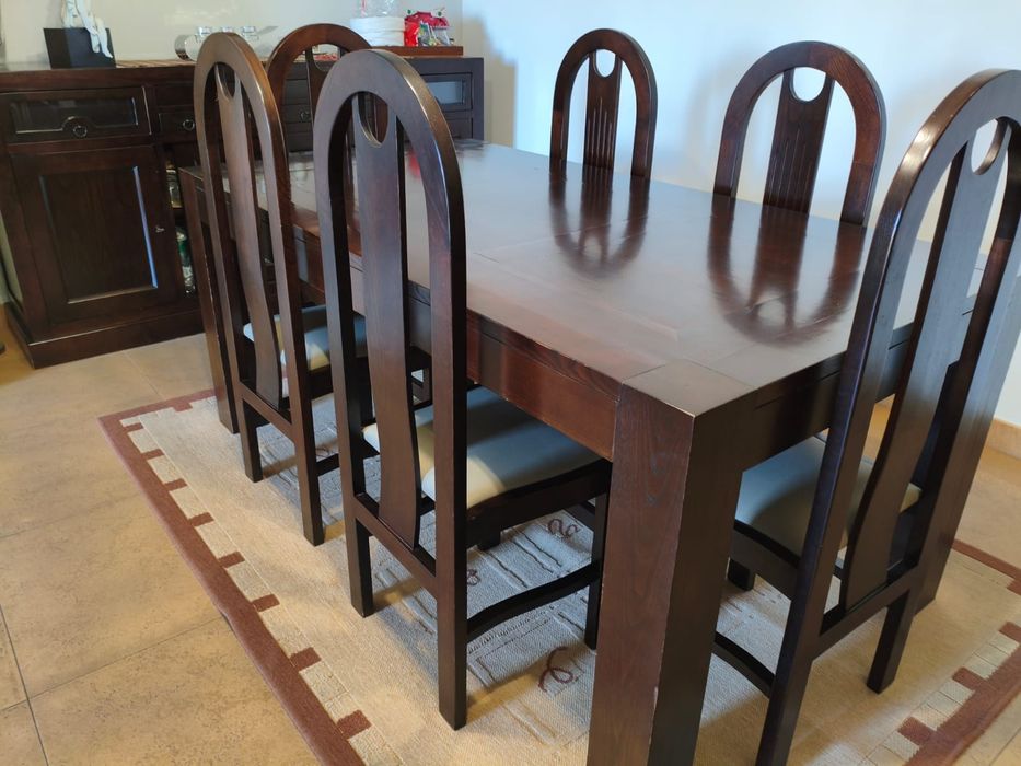 Conjunto Sala de Jantar (mesa, cadeiras e aparador)
