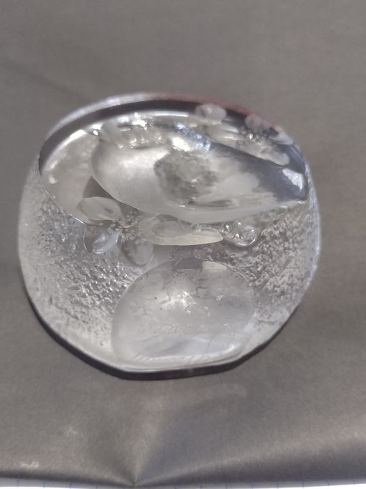 Вінтажний старовинний килимок з кришталю.