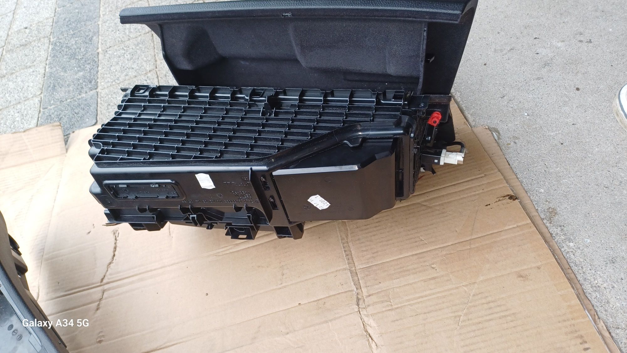 Schowek czarny konsoli bmw f10 f11