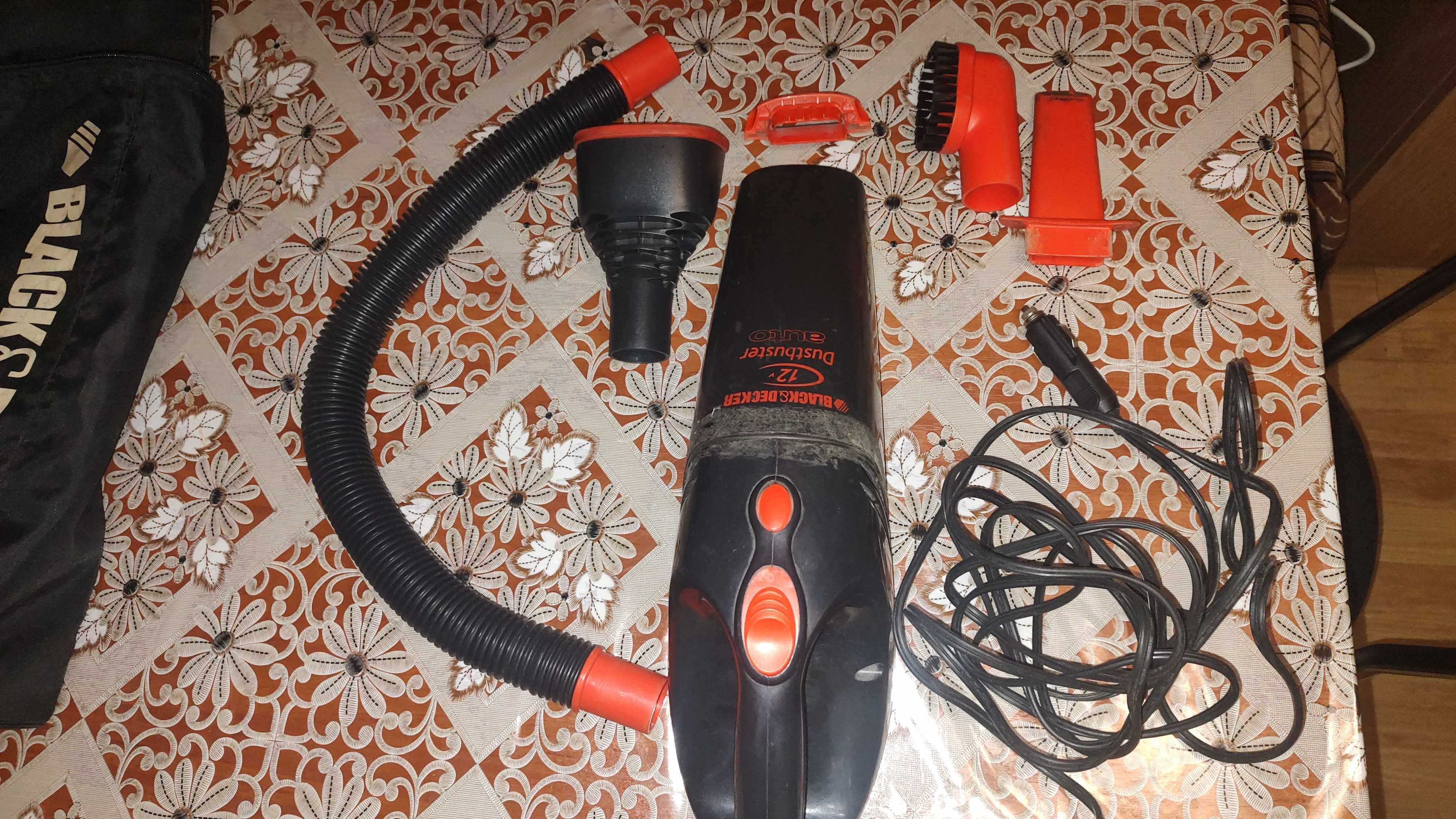 Автомобільний пилосос Black&Decker 12V