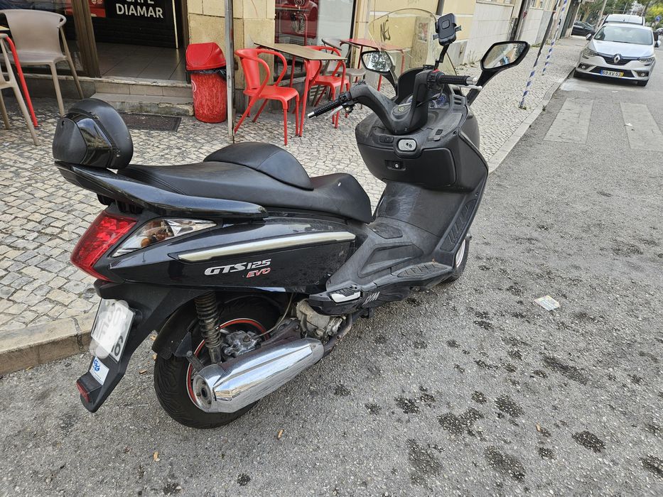 Scooter Sym GTS125 evo