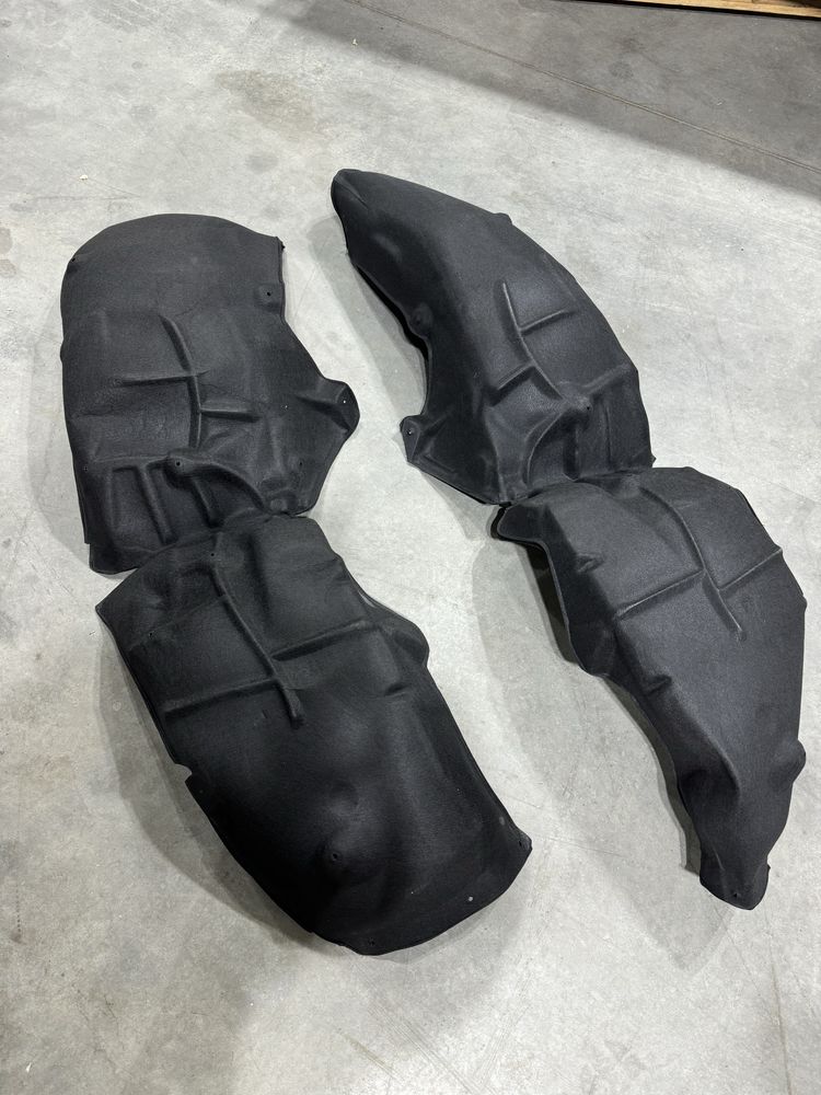 Підкрилок задній Tesla M3/MY -1081583-00-B, 1492615-00-A, 1081584-00-B