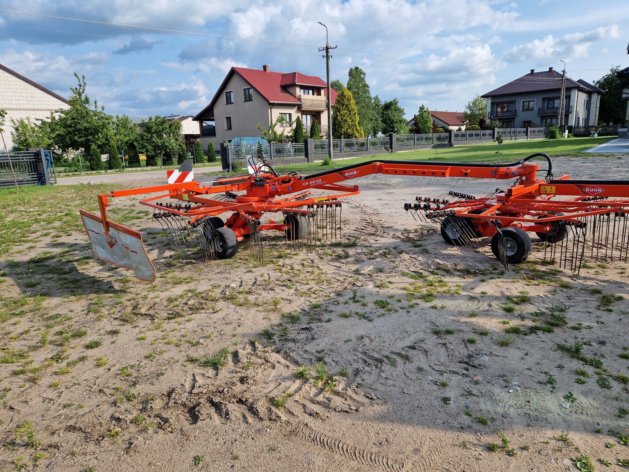 Zgrabiarka dwukaruzelowa KUHN GA 6632 Masterdrive 2012rok boczna Stoll