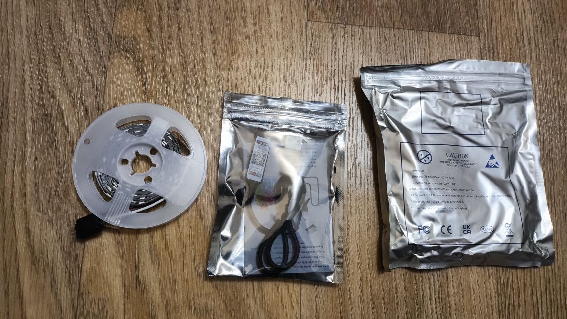 Світлодіодна стрічка 3m керування з додатку, живлення usb
