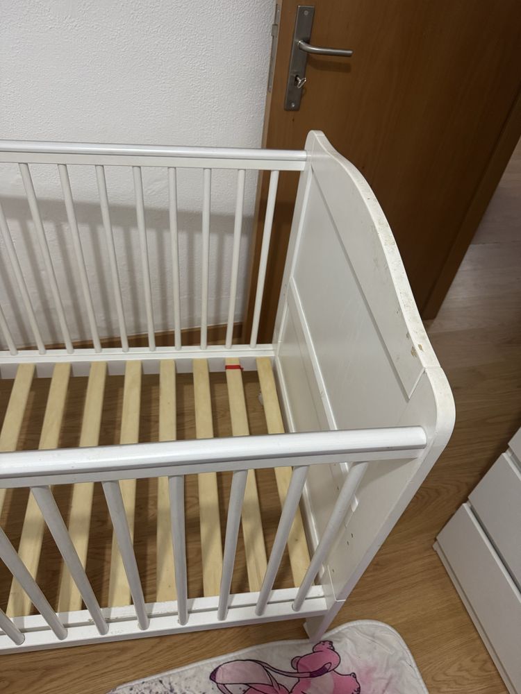 Berço de bebé à venda