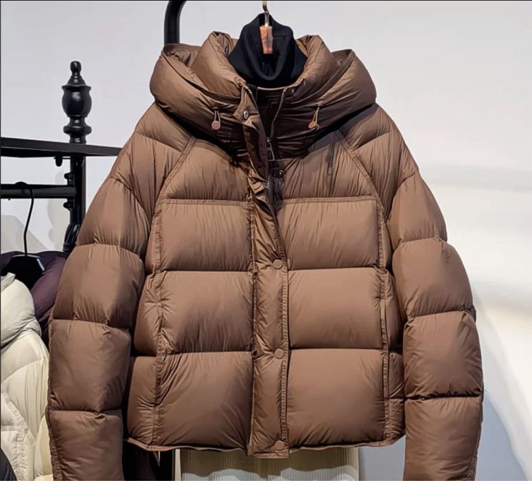 Стильна жіноча куртка