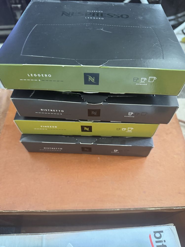 4 caixas Nespresso de 50 un