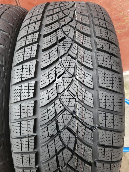 235/55/18 R18 GoodYear UltraGrip Performance 4шт ціна за 1шт шини