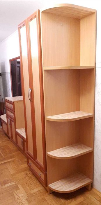 Меблі б/у для передпокою
