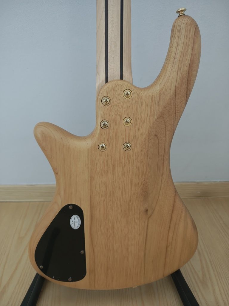 Gitara basowa Schecter Stiletto Custom 4 Natural Satin