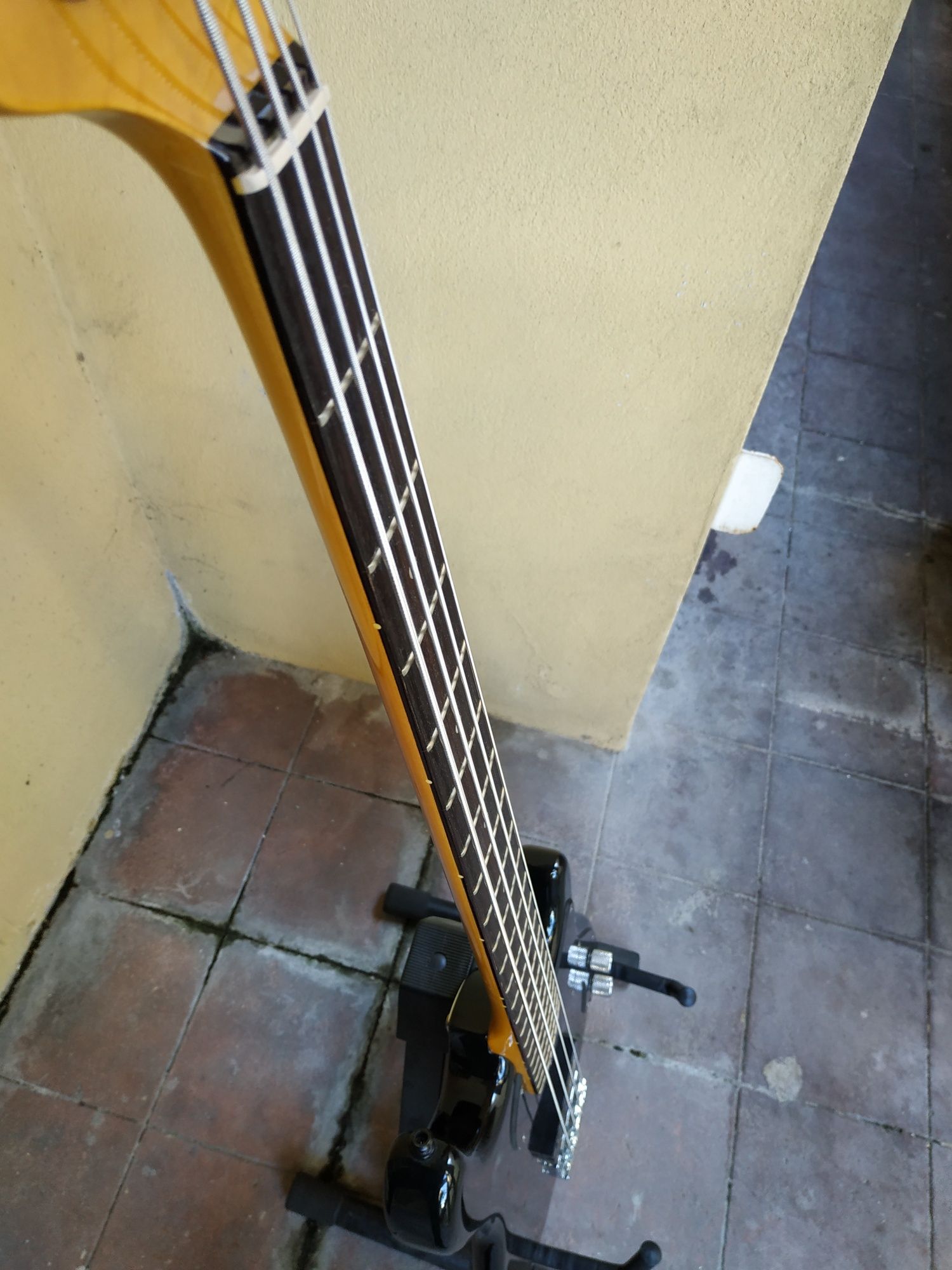 Fender dimension bass