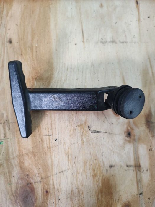 Klamka bocznej szyby CASE 5120,5130,5140,5150 nr kat-1,977592C1