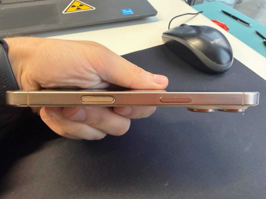 iPhone 16 Pro 256 GB Desert Titanium • Ідеальний стан