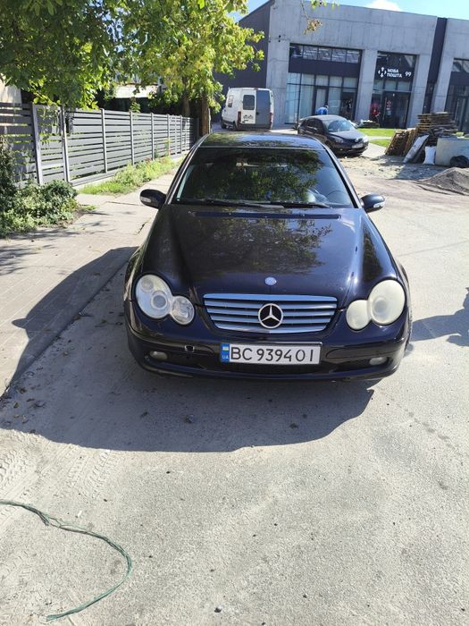 Продається авто Mercedes C200